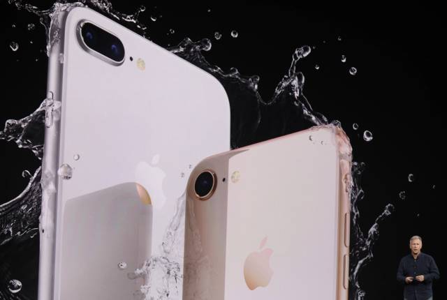 iPhone十周年 iPhone 8/8 Plus 和iPhone X 均支持无线充电-充电头网