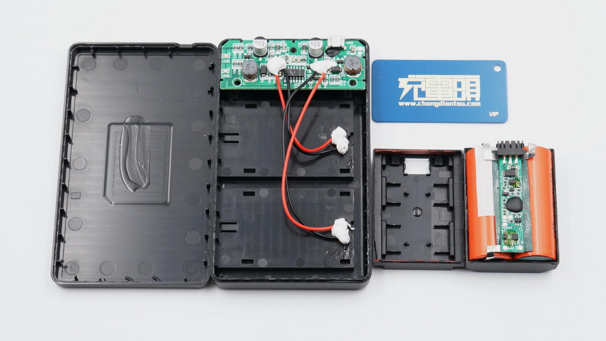 拆解报告：RAVPOWER NP-FZ100电池充电套装RP-BC018-充电头网
