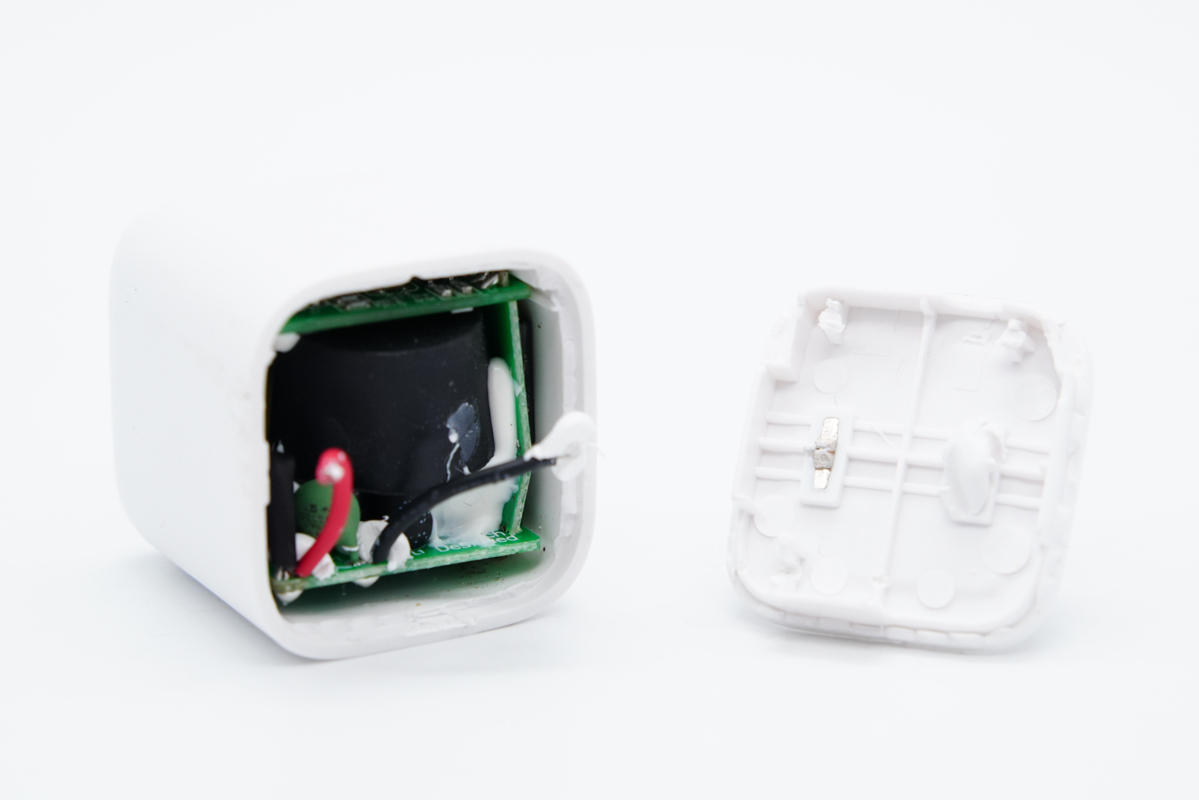 拆解报告:TORRAS图拉斯迷你20W PD快充充电器-充电头网