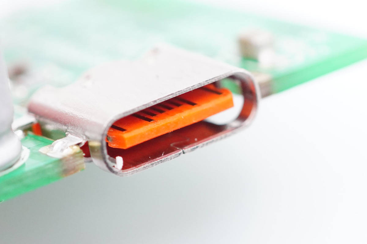 拆解报告:TORRAS图拉斯迷你20W PD快充充电器-充电头网