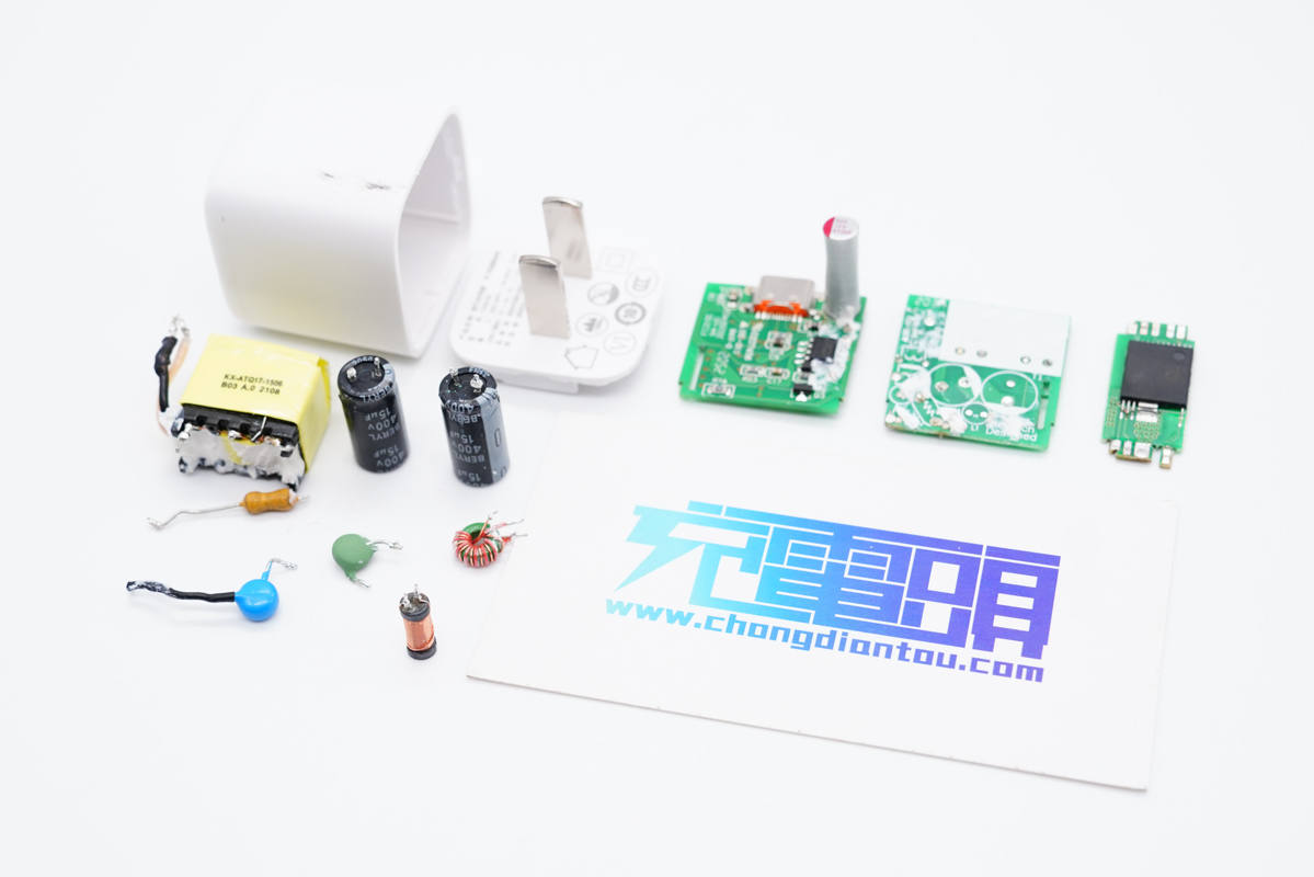 拆解报告:TORRAS图拉斯迷你20W PD快充充电器-充电头网