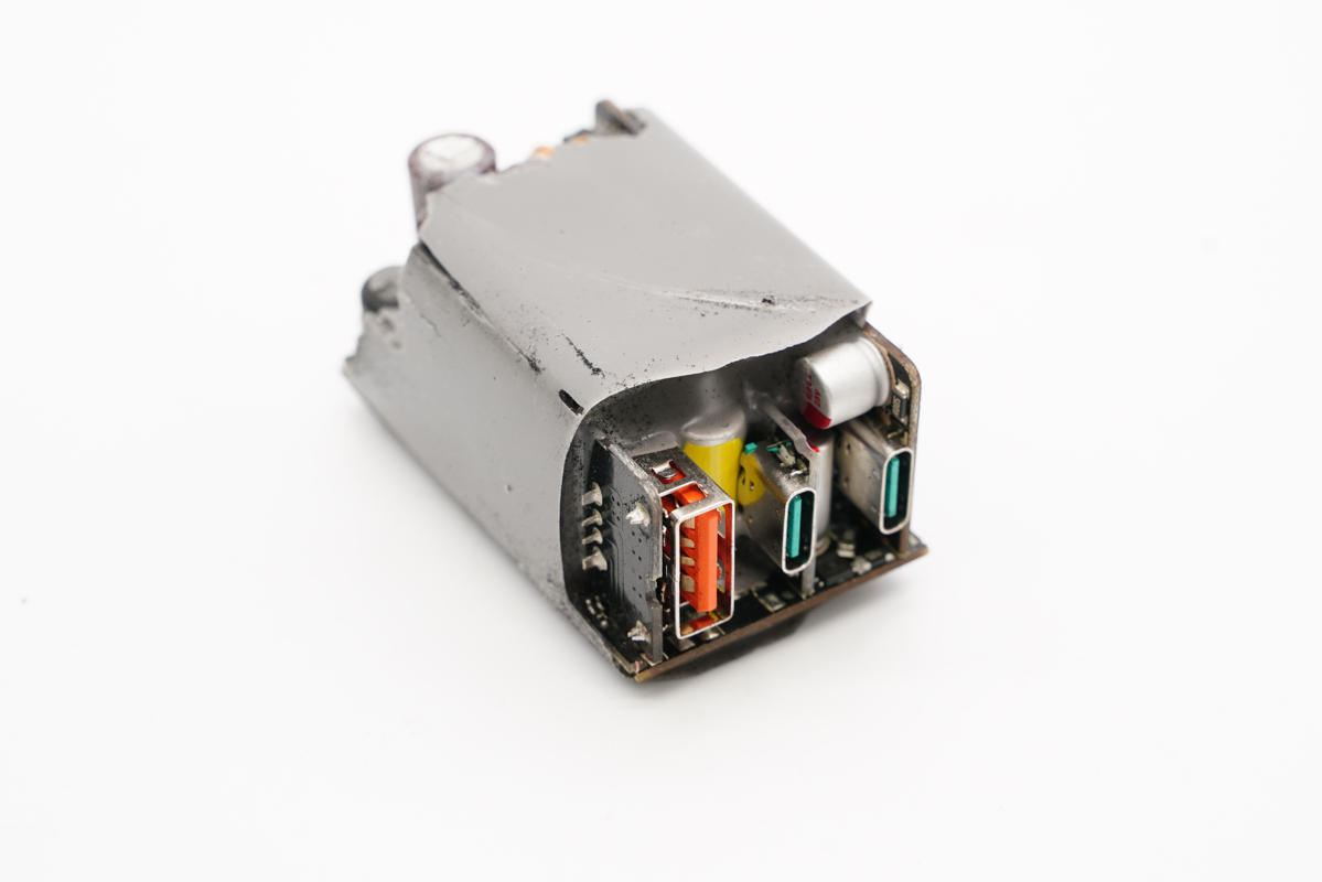 拆解报告:Zikko即刻65W 2C1A氮化镓快充充电器-充电头网