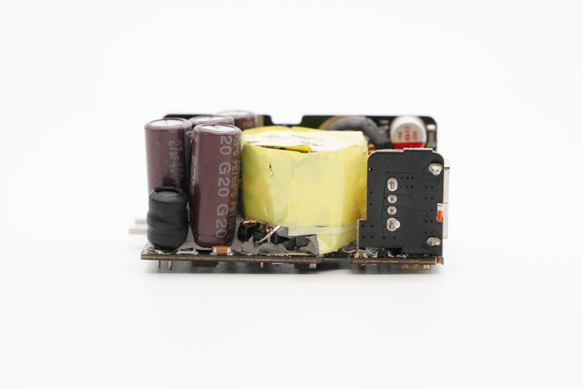 拆解报告:Zikko即刻65W 2C1A氮化镓快充充电器-充电头网