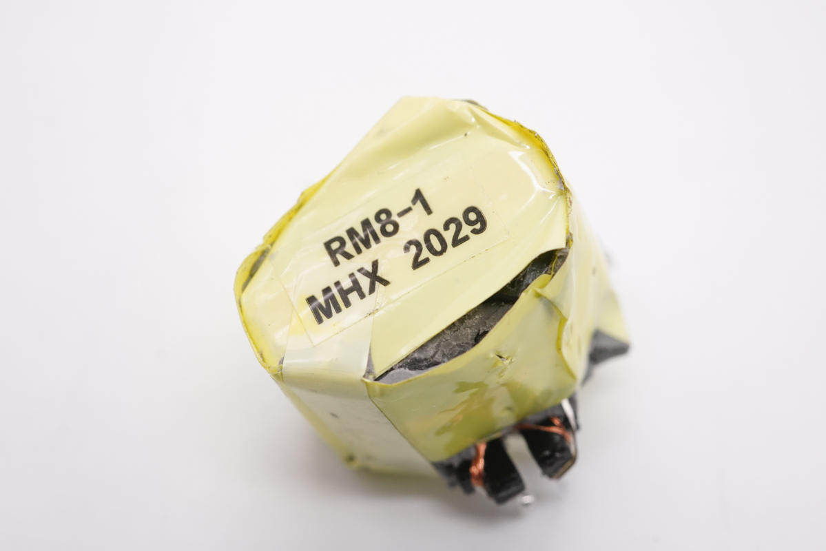 拆解报告:Zikko即刻65W 2C1A氮化镓快充充电器-充电头网