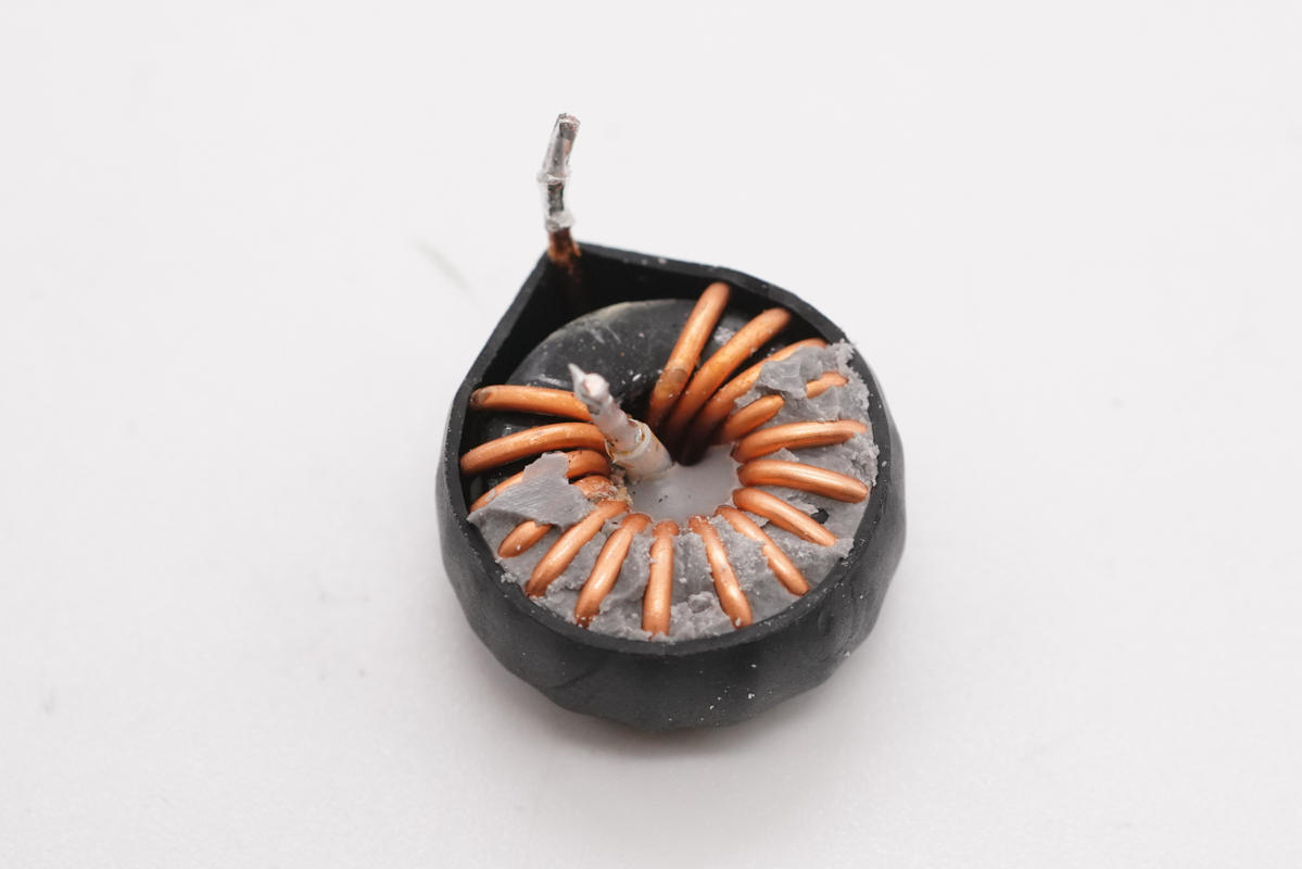 拆解报告:Zikko即刻65W 2C1A氮化镓快充充电器-充电头网