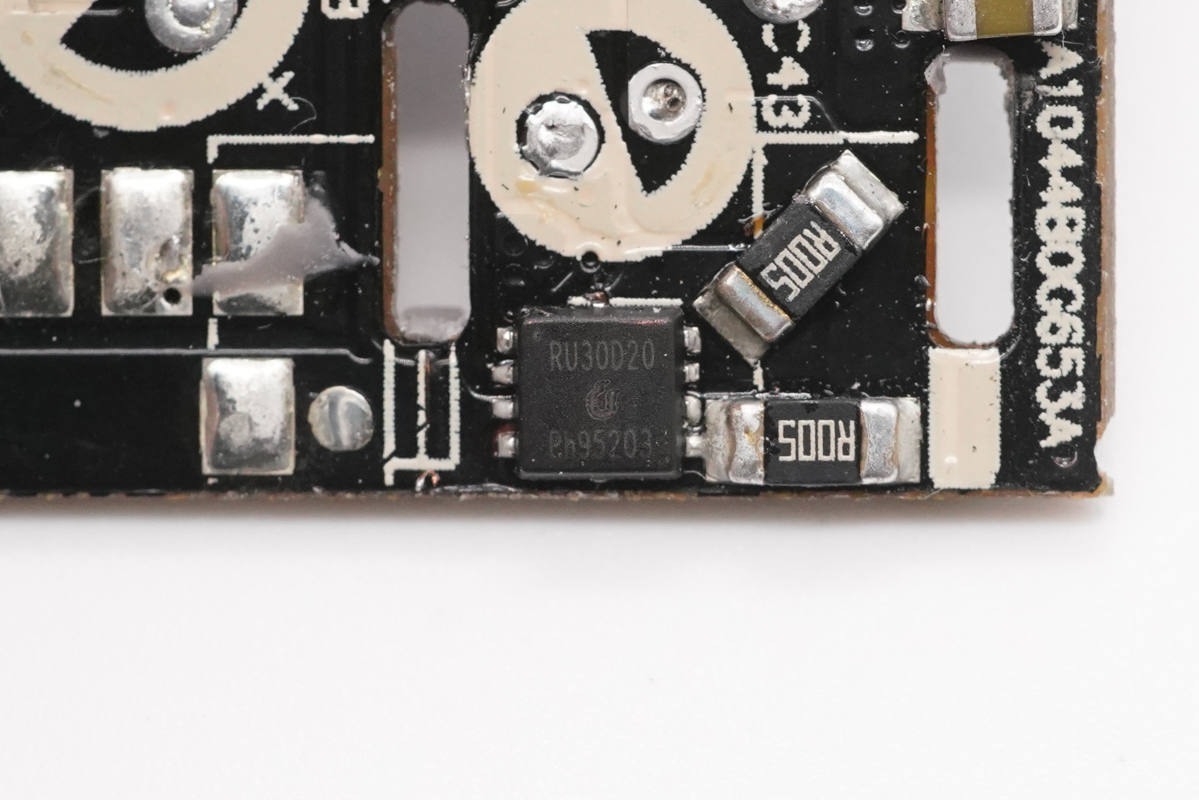 拆解报告:Zikko即刻65W 2C1A氮化镓快充充电器-充电头网