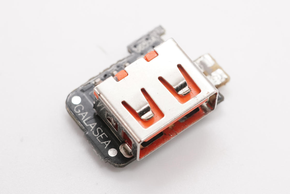 拆解报告:Zikko即刻65W 2C1A氮化镓快充充电器-充电头网