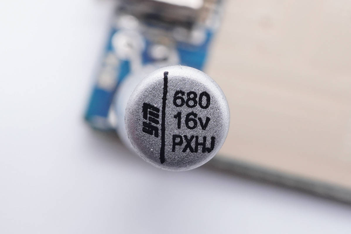 拆解报告:JOYROOM机乐堂20W 1A1C快充充电器-充电头网