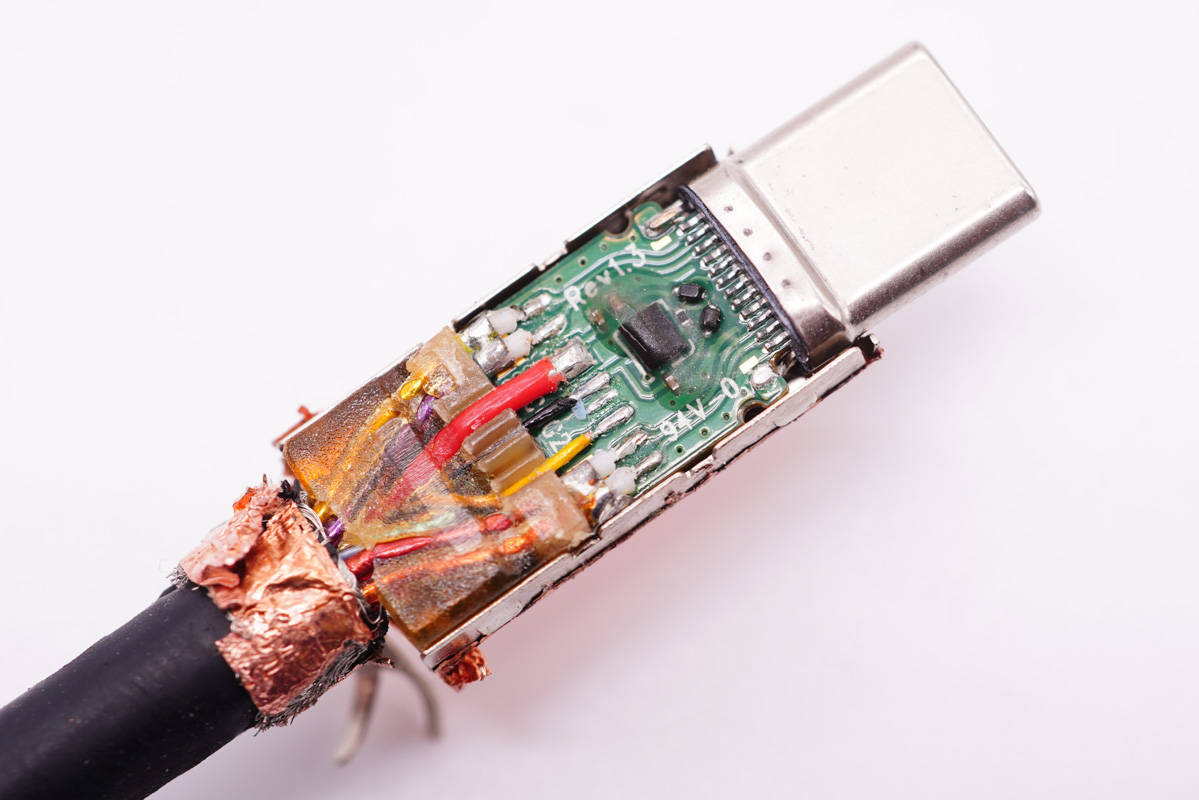 拆解报告:讯光电子USB4数据线-充电头网