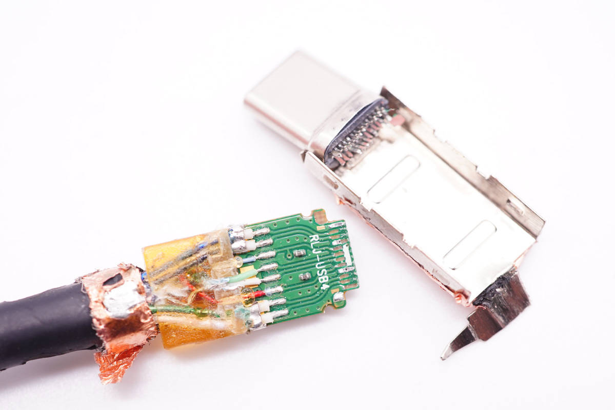 拆解报告:讯光电子USB4数据线-充电头网