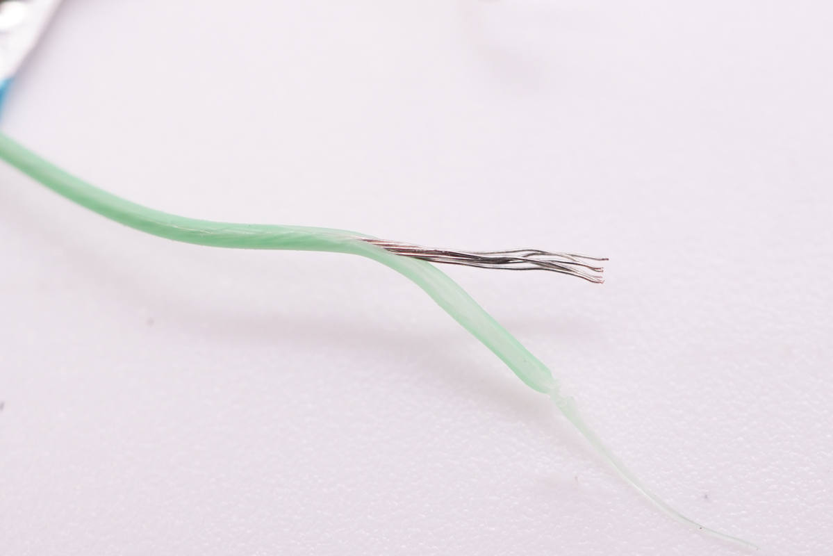 拆解报告:讯光电子USB4数据线-充电头网