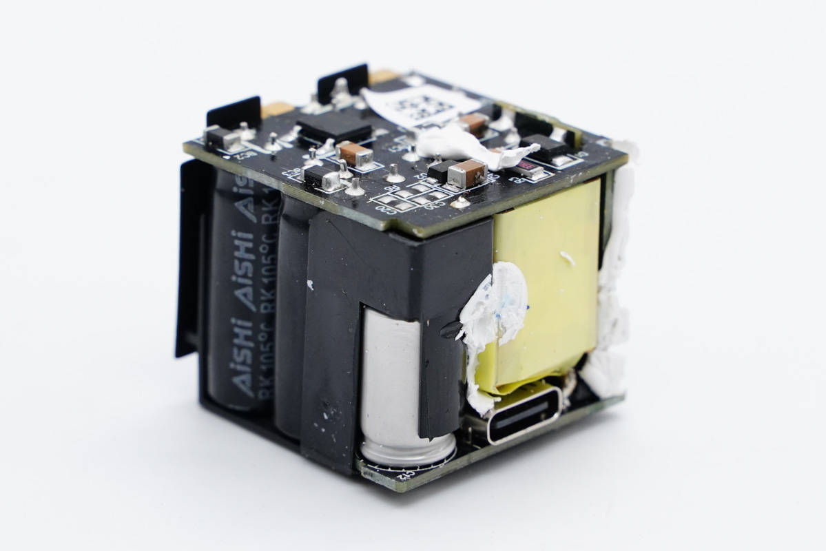拆解报告:ZMI紫米33W PD快充氮化镓充电器HA715-充电头网