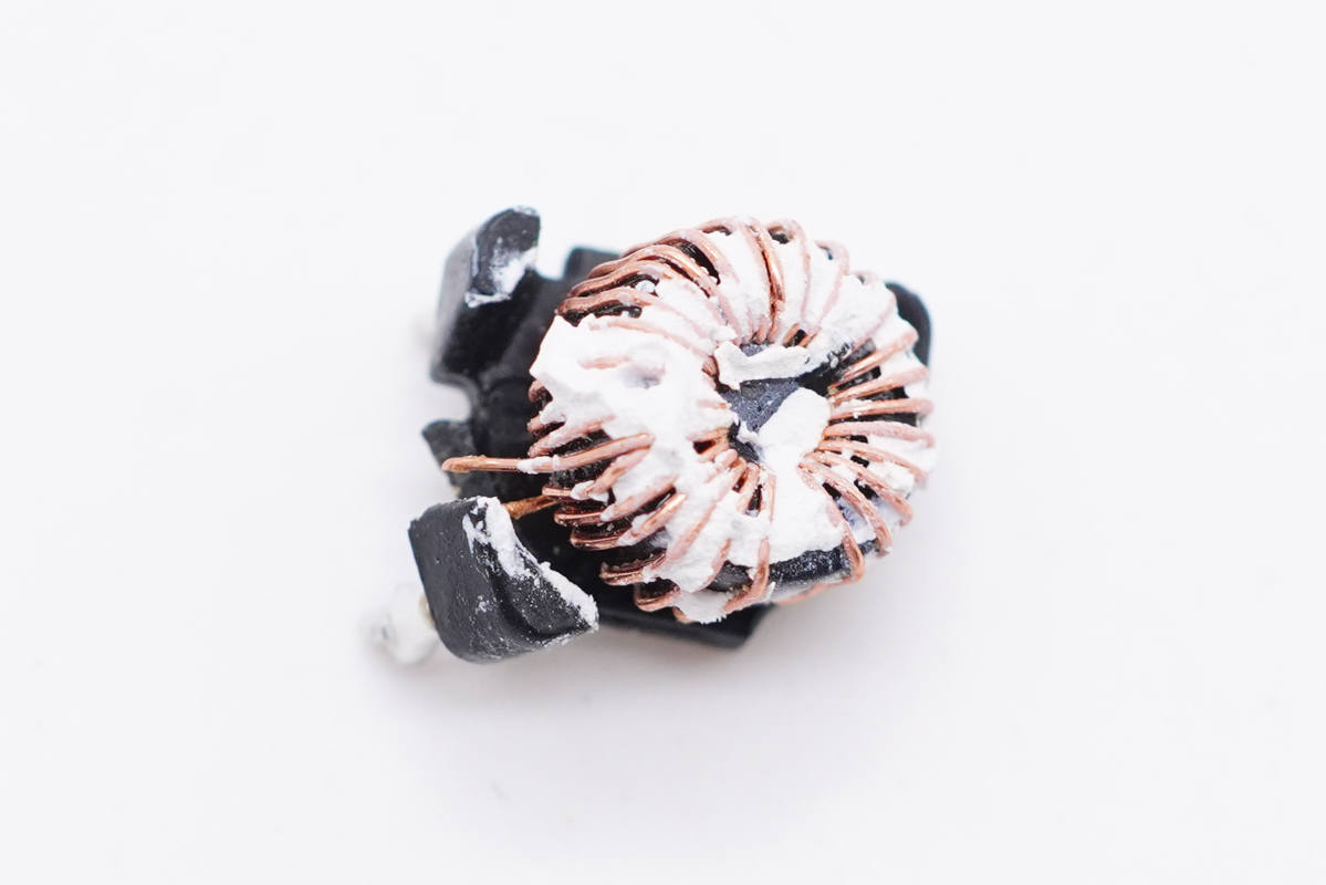 拆解报告:ZMI紫米33W PD快充氮化镓充电器HA715-充电头网
