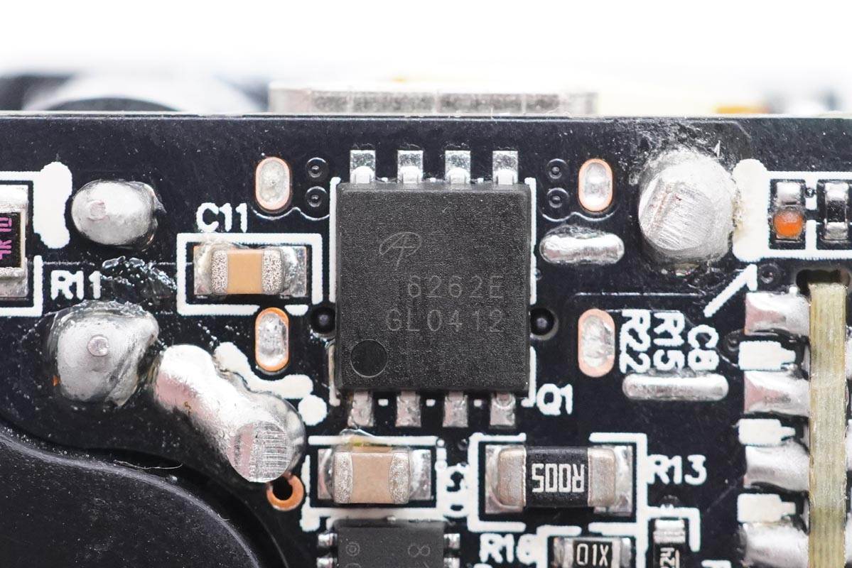拆解报告:ZMI紫米33W PD快充氮化镓充电器HA715-充电头网