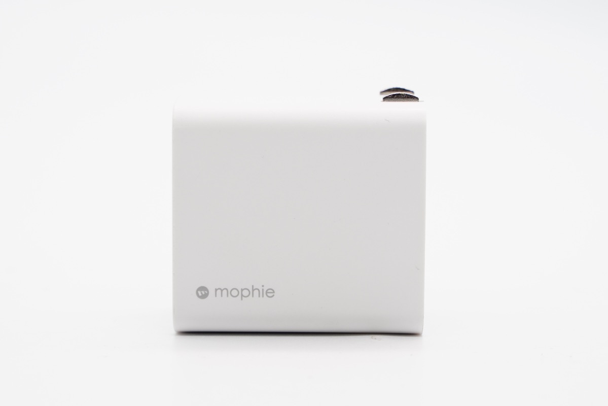 适配苹果20W快充系统，mophie 20W双口充电器评测-充电头网