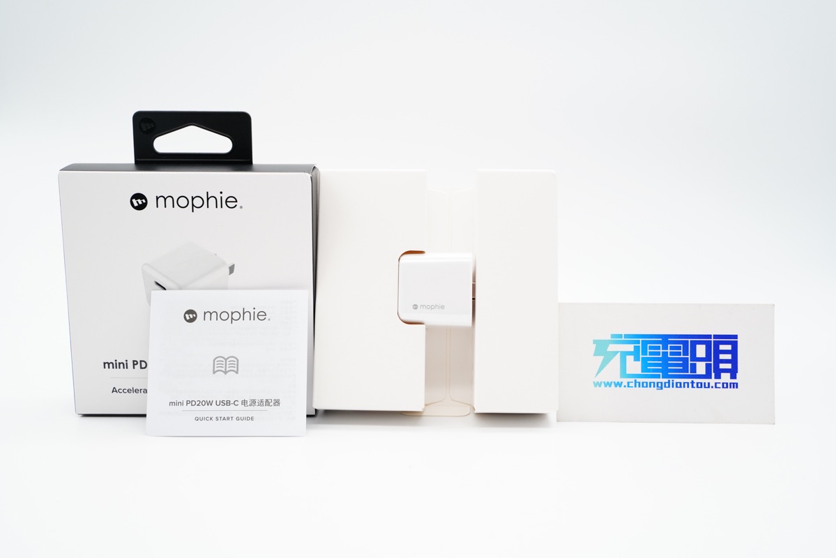 苹果5W充电头的最佳替代者，mophie的这款20W迷你快充头值得一看-充电头网