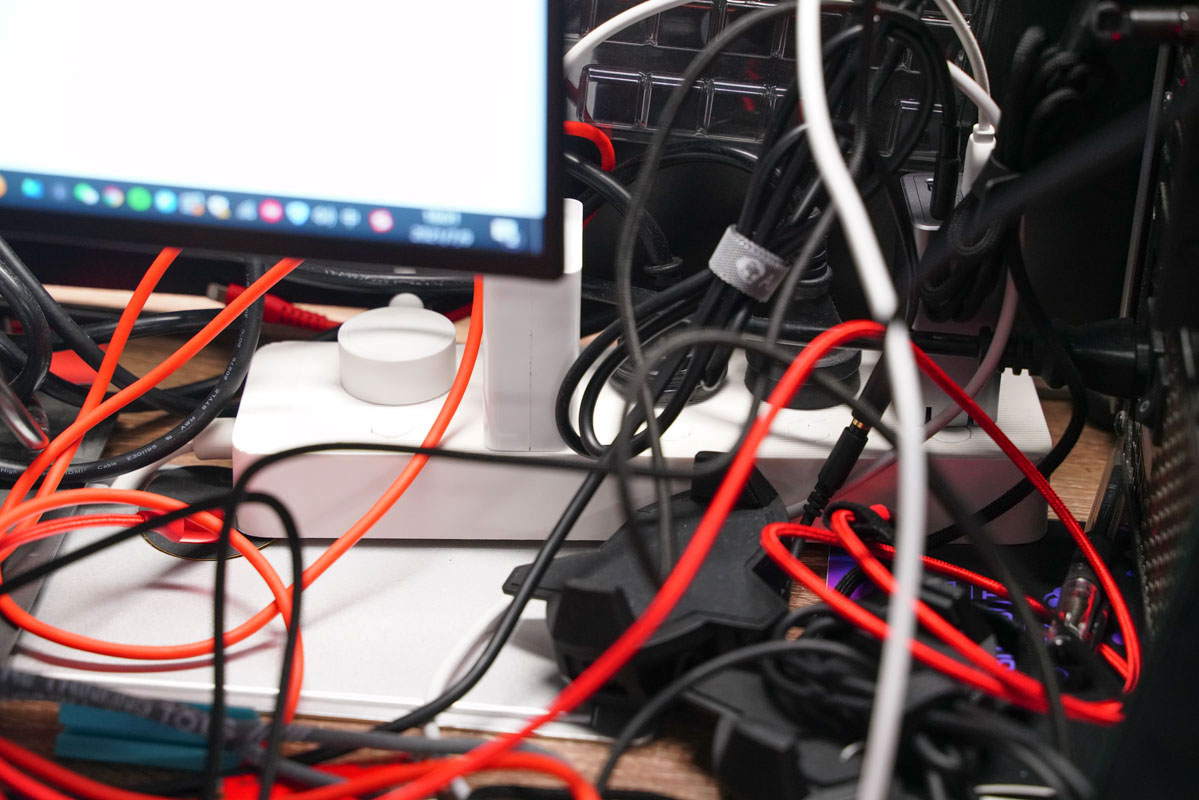 让桌面的快充线‘消失’，ORICO奥睿科智能收纳盒排插体验-充电头网