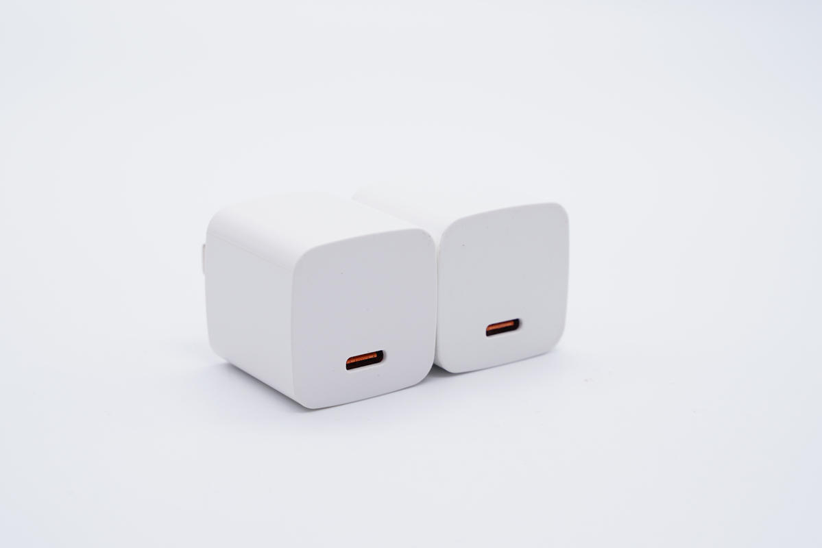 拆解报告:诚悦电子迷你20W PD快充充电器-充电头网