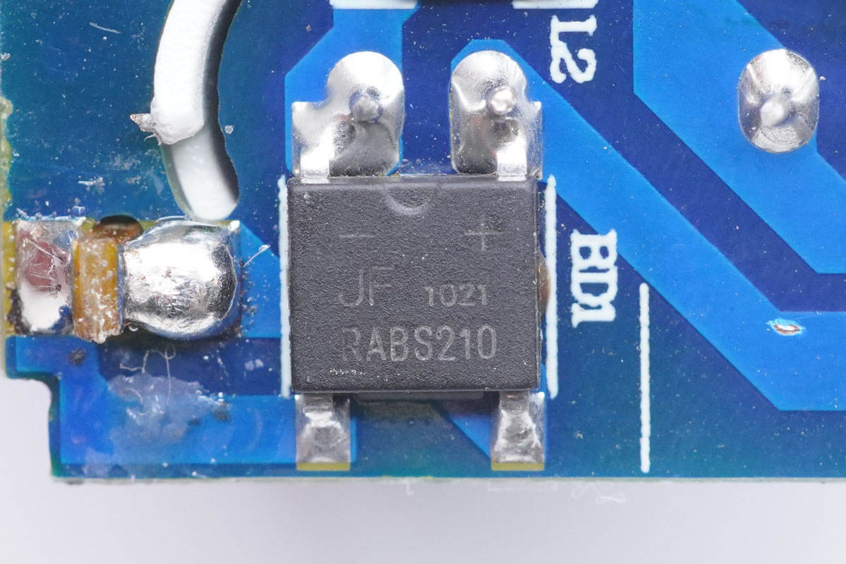 拆解报告:诚悦电子迷你20W PD快充充电器-充电头网