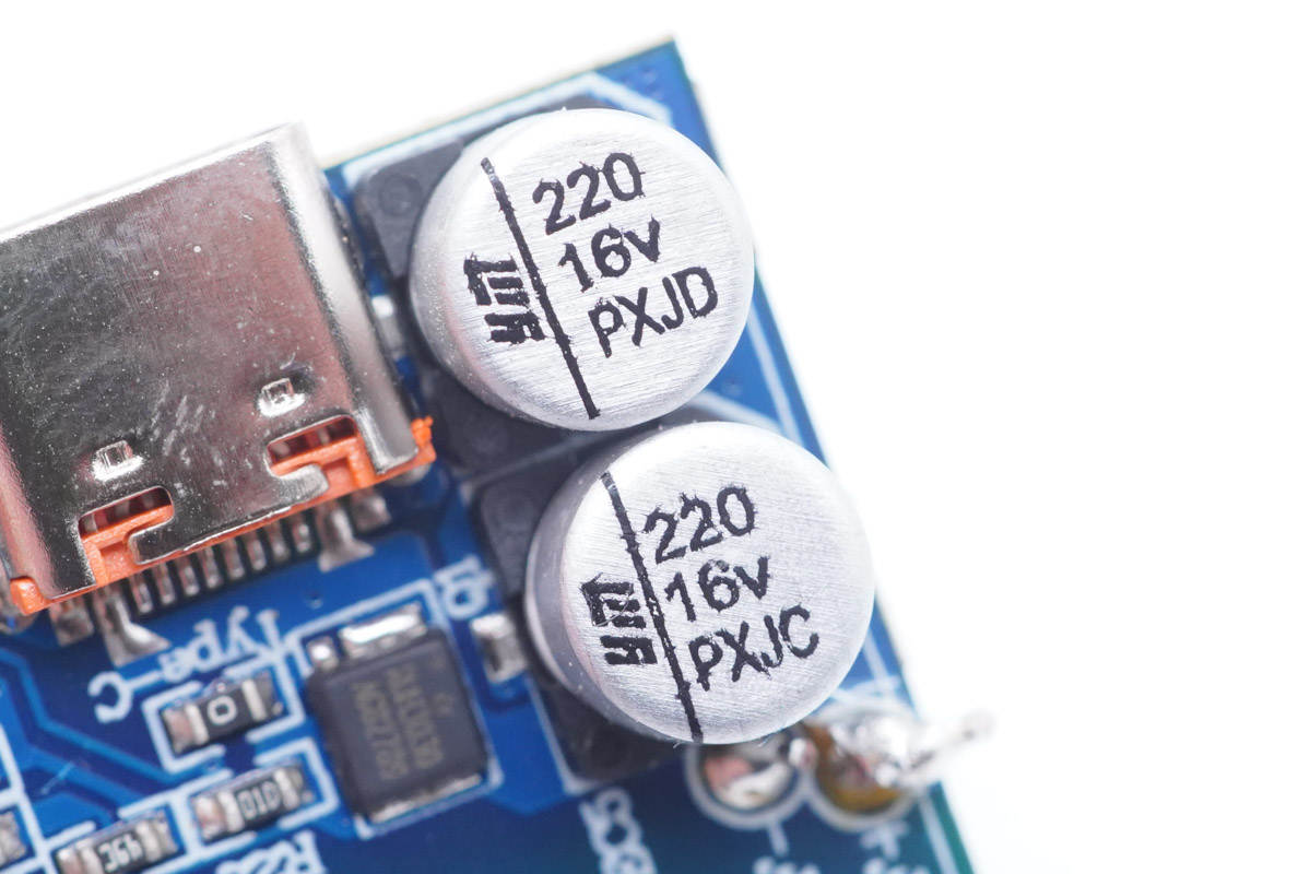 拆解报告:诚悦电子迷你20W PD快充充电器-充电头网