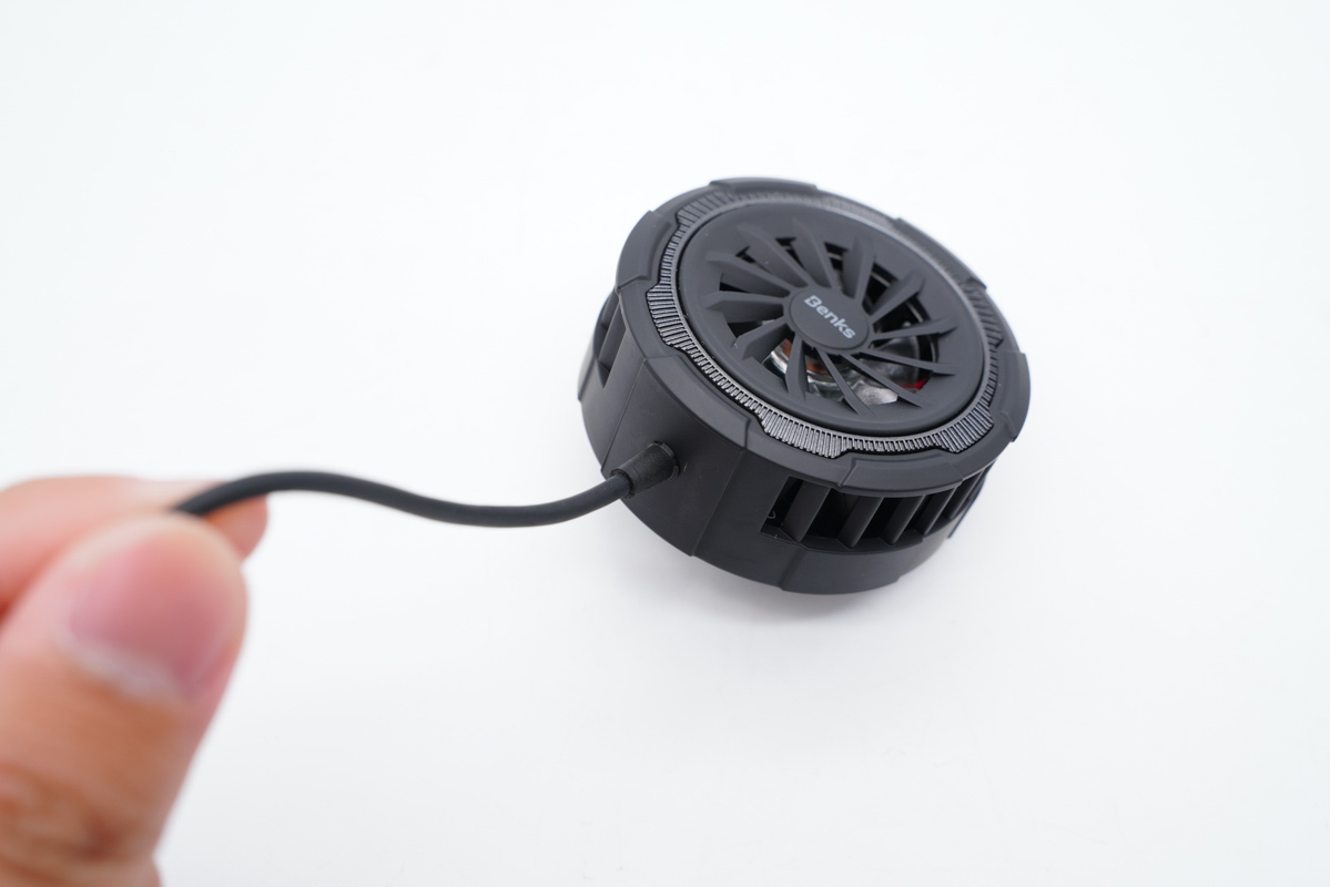 Benks邦克仕主动制冷磁吸无线充电器体验评测：外观炫酷，制冷效果明显-充电头网