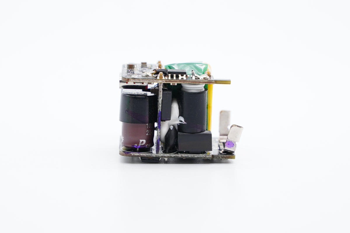 拆解报告:WEMISS迷你20W PD快充充电器CH-A3-充电头网