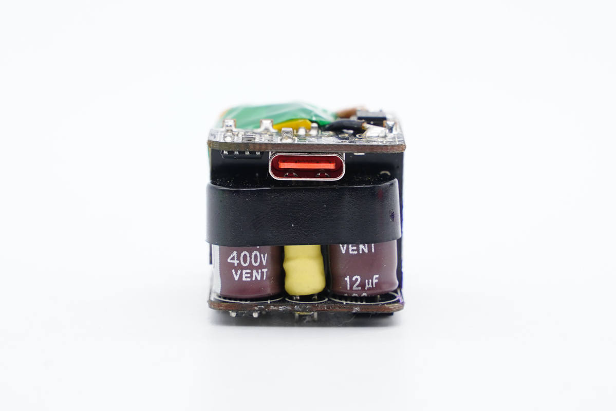 拆解报告:WEMISS迷你20W PD快充充电器CH-A3-充电头网