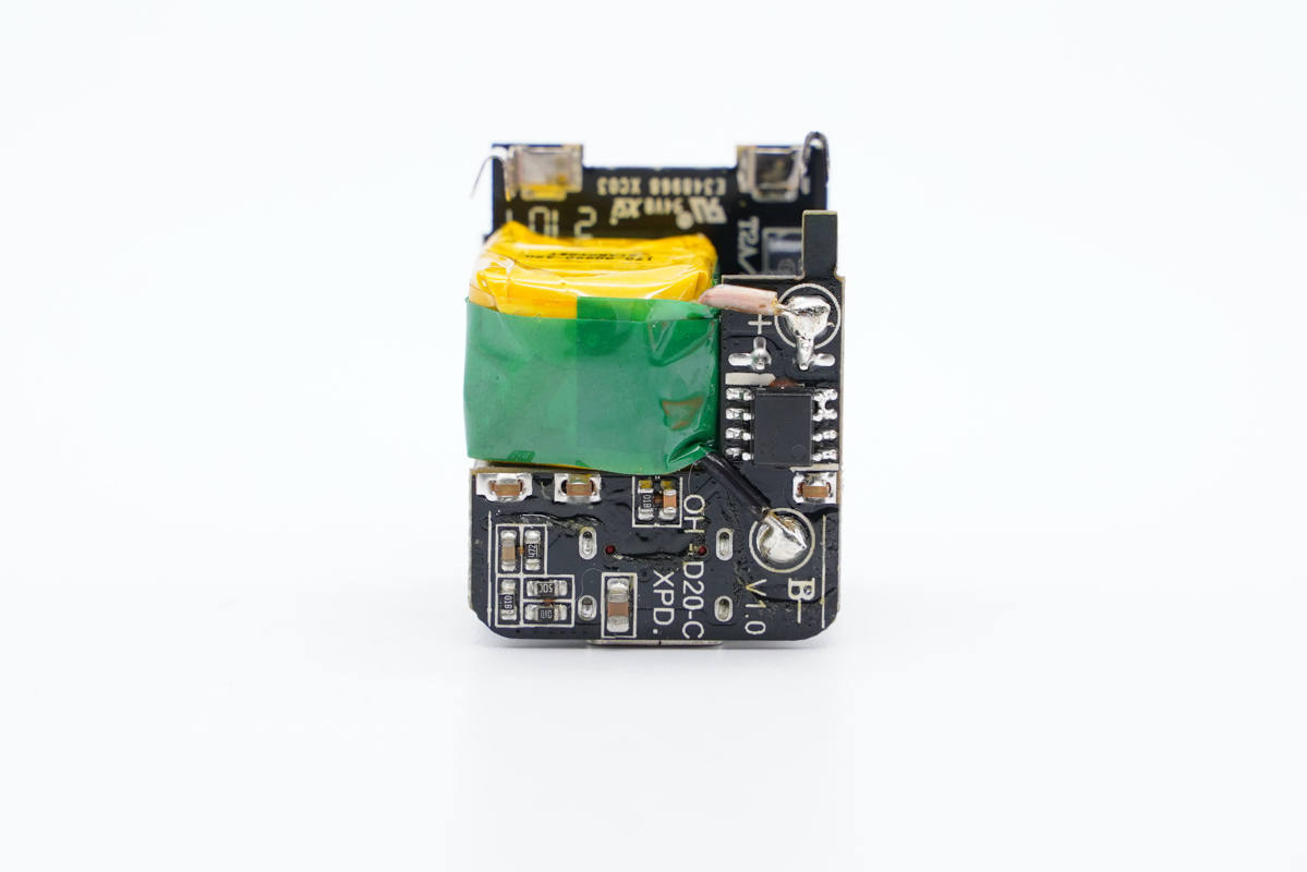 拆解报告:WEMISS迷你20W PD快充充电器CH-A3-充电头网
