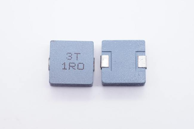 三体电感采用3T丝印，简洁易辨认-充电头网