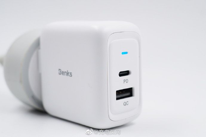 苹果最新发布会来了！你的iPhone 13还缺这些配件！-充电头网