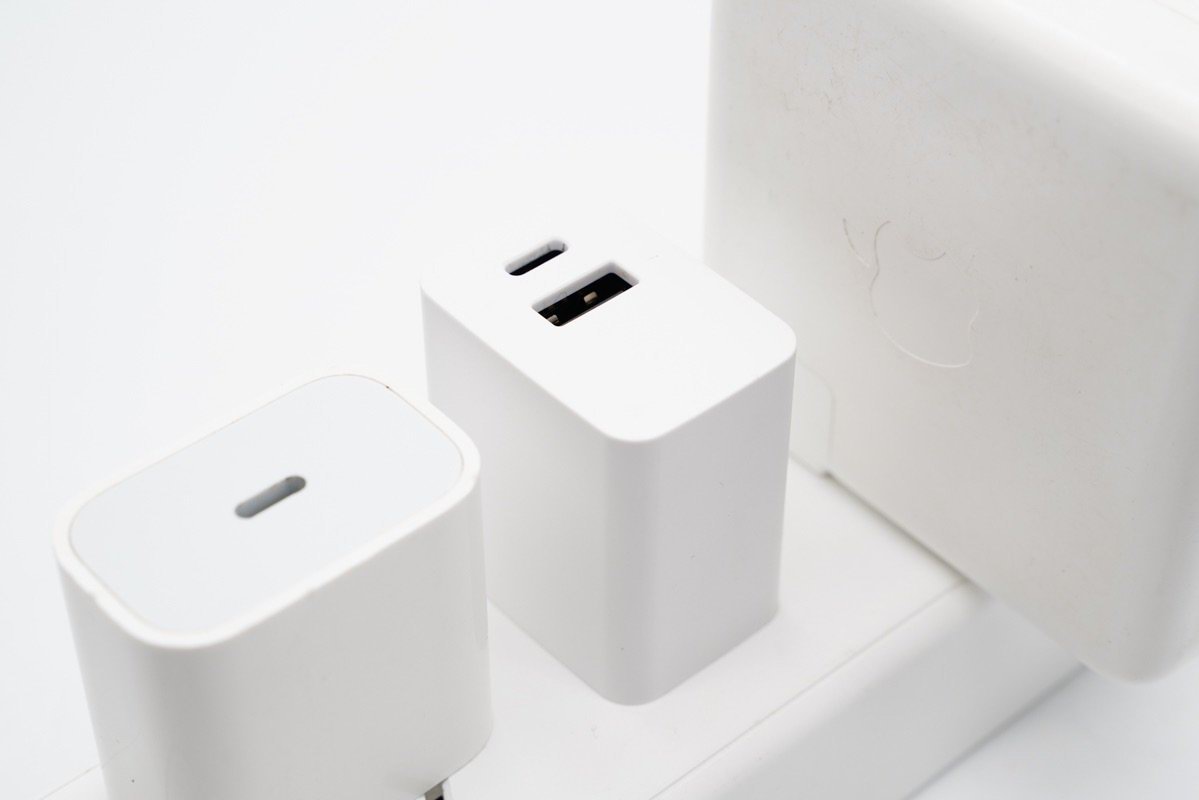 苹果最新发布会来了！你的iPhone 13还缺这些配件！-充电头网