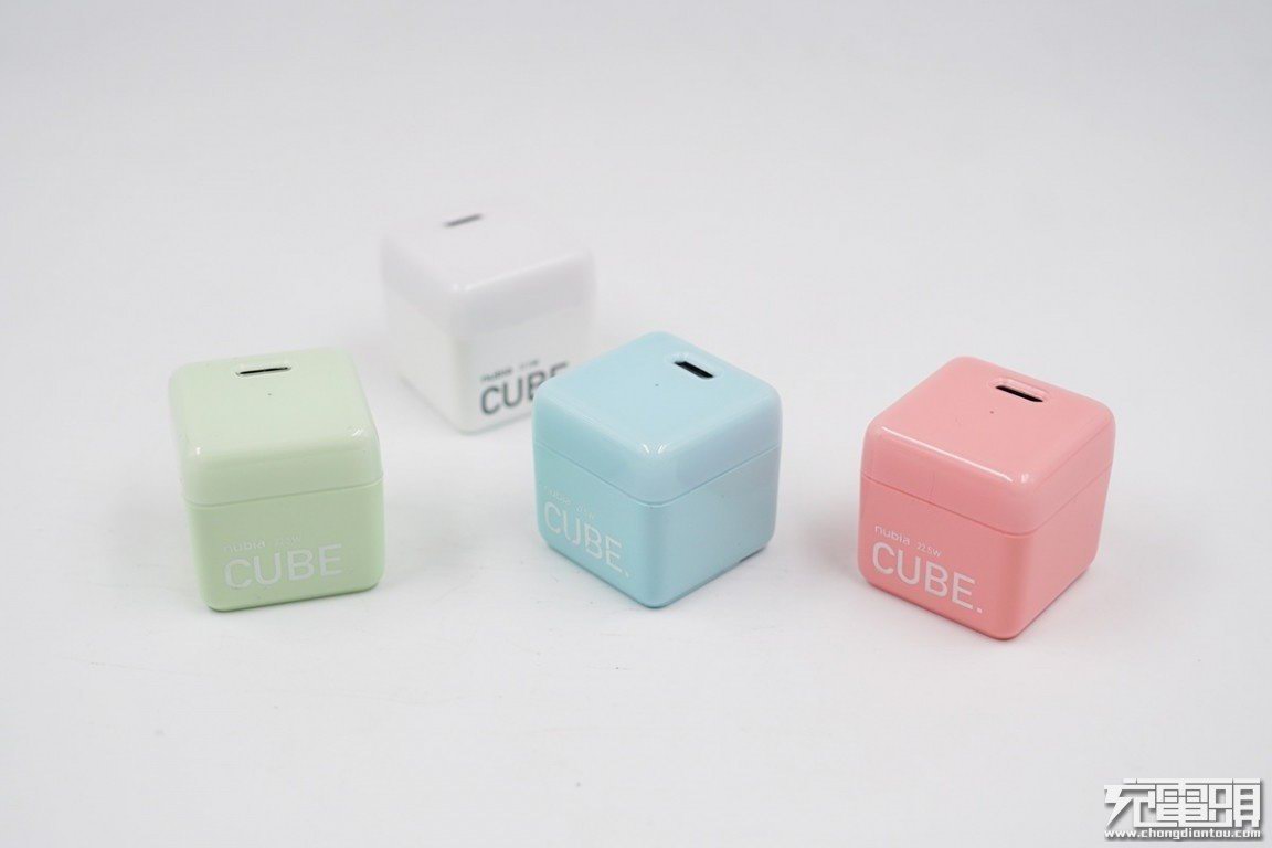 苹果最新发布会来了！你的iPhone 13还缺这些配件！-充电头网