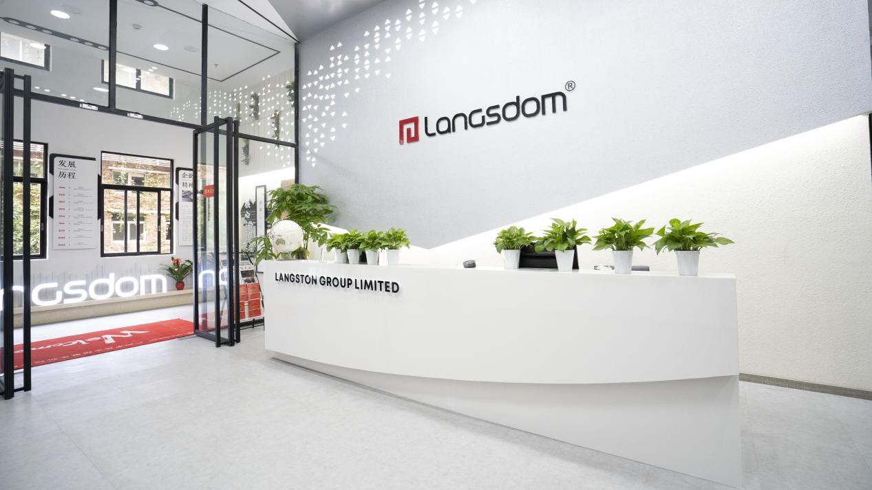 苹果最新发布会来了！你的iPhone 13还缺这些配件！-充电头网