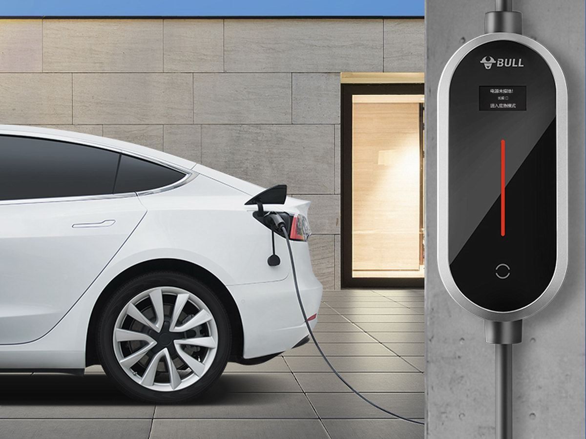 苹果最新发布会来了！你的iPhone 13还缺这些配件！-充电头网