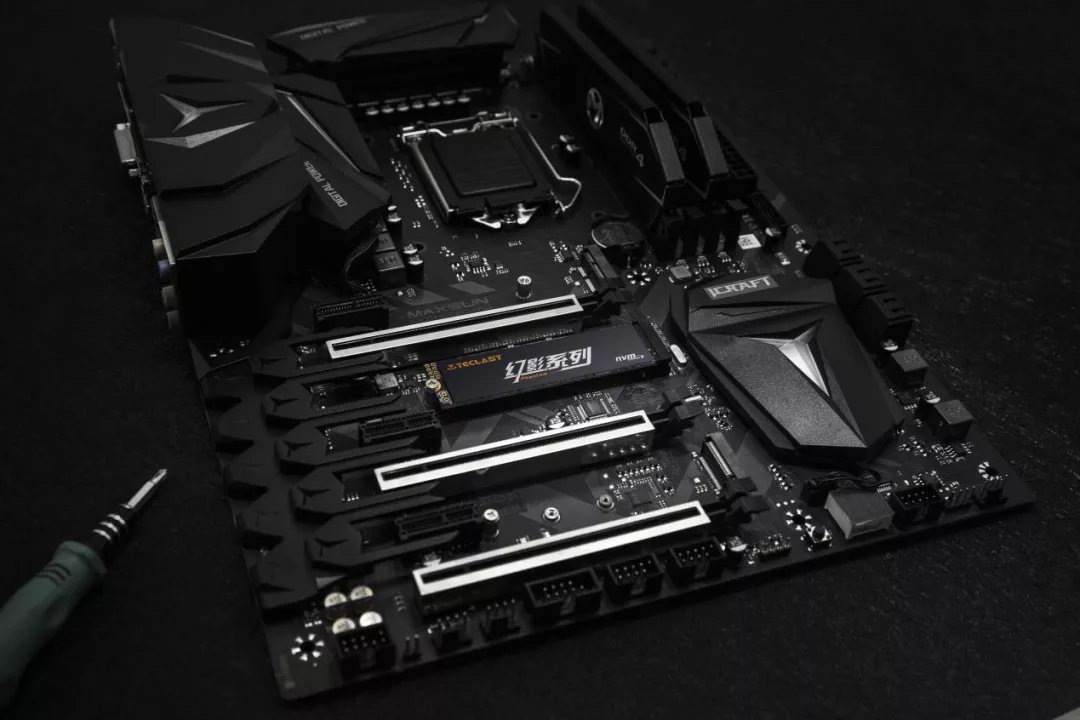 苹果最新发布会来了！你的iPhone 13还缺这些配件！-充电头网