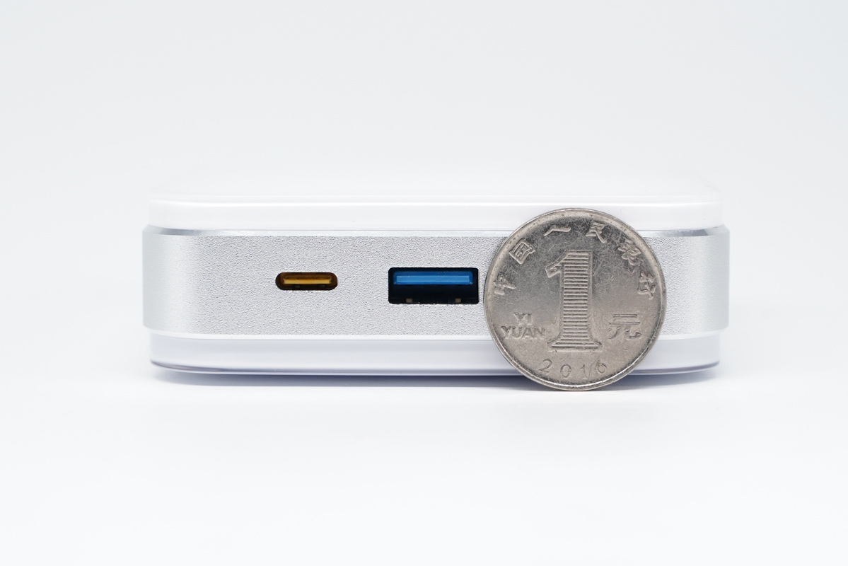 丰富接口，快充充电，aigo10000mAh移动电源S20000P评测 充电头网