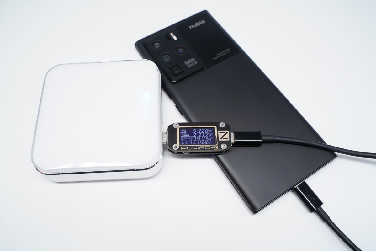 丰富接口，快充充电，aigo10000mAh移动电源S20000P评测 充电头网