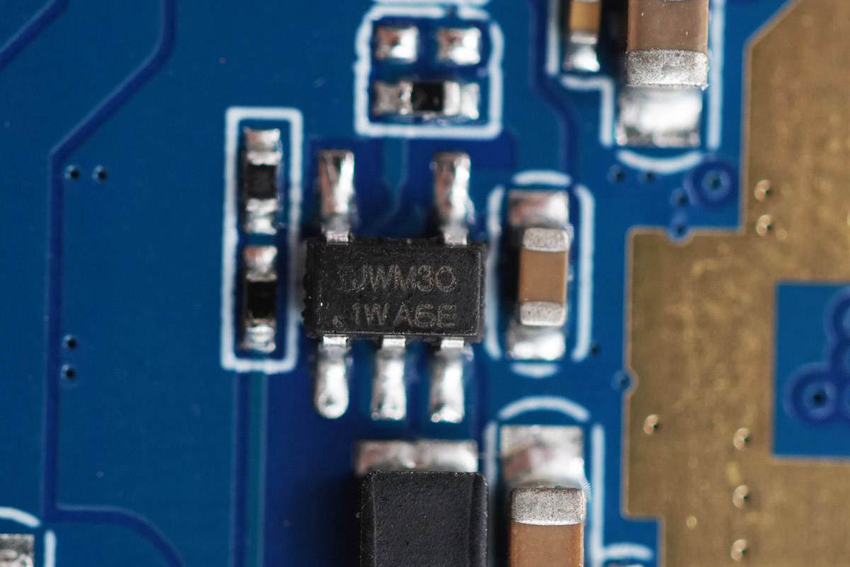 拆解报告：UGREEN绿联USB-C 8K 扩展坞CM500-充电头网