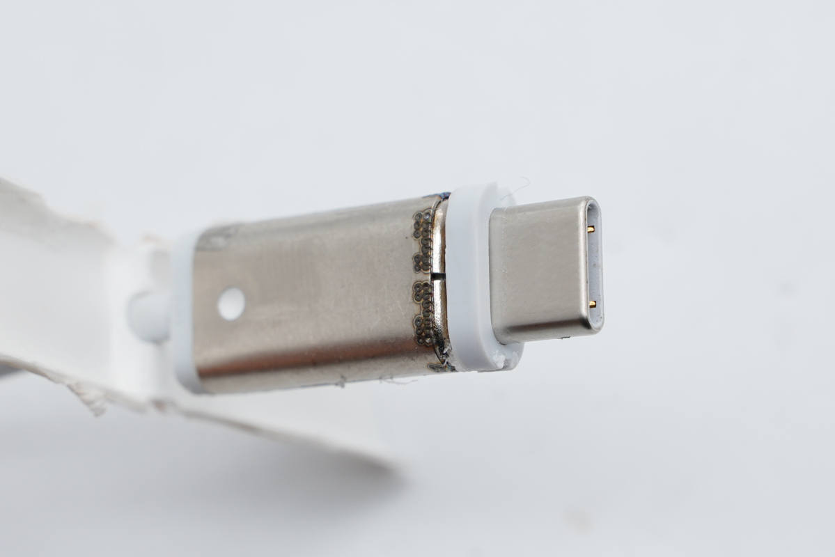 拆解报告：Apple Watch Series 7原装USB-C口磁吸充电器-充电头网