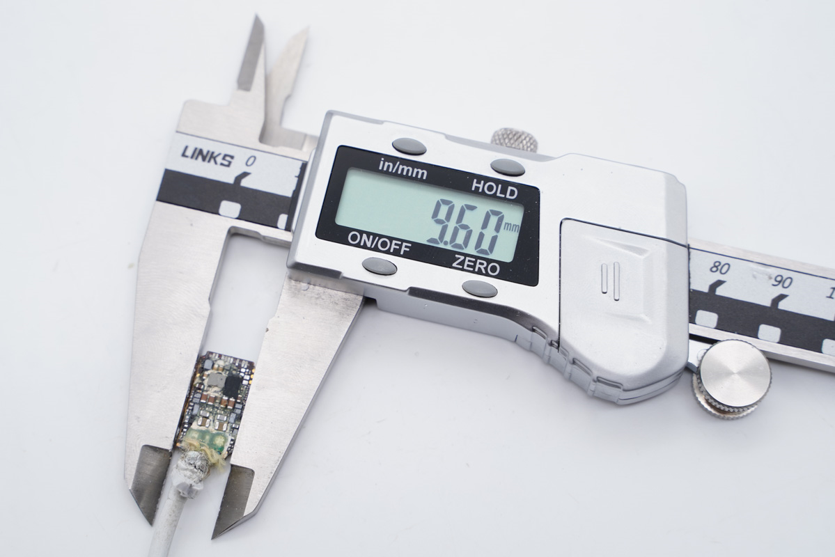 拆解报告：Apple Watch Series 7原装USB-C口磁吸充电器-充电头网