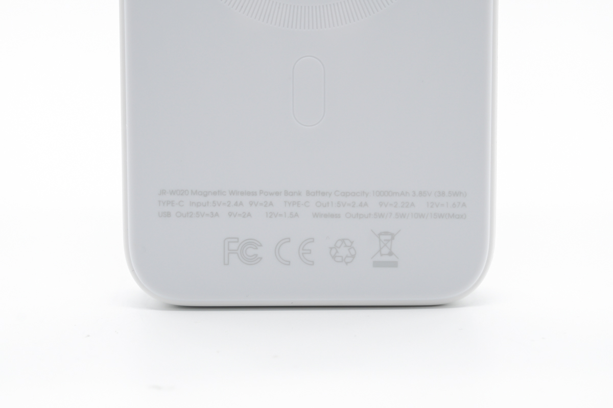 为iPhone 13而来，JOYROOM磁吸无线充电宝评测-充电头网